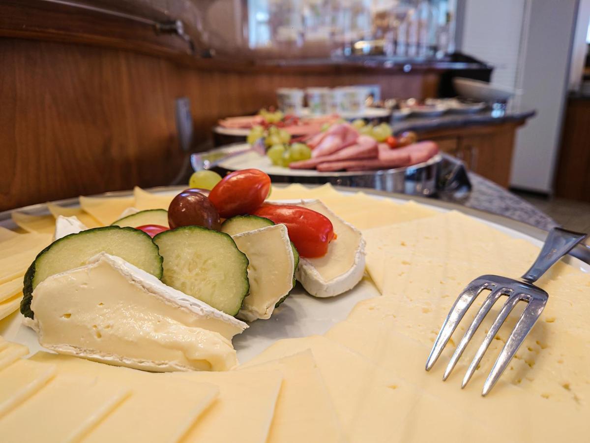 Apartment Hotel Kral - Business Hotel & Serviced Apartments Erlangen Esterno foto