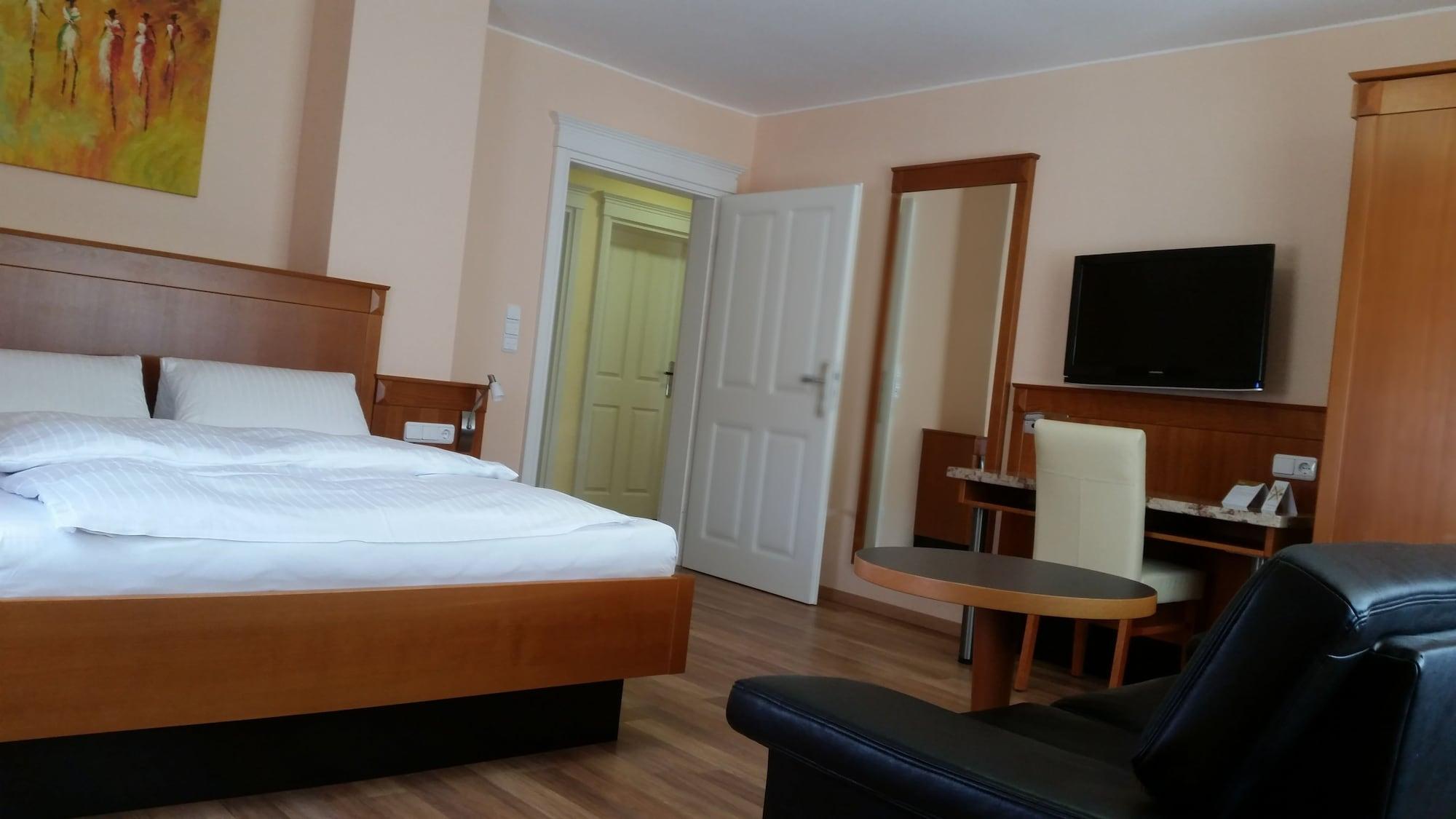 Apartment Hotel Kral - Business Hotel & Serviced Apartments Erlangen Esterno foto