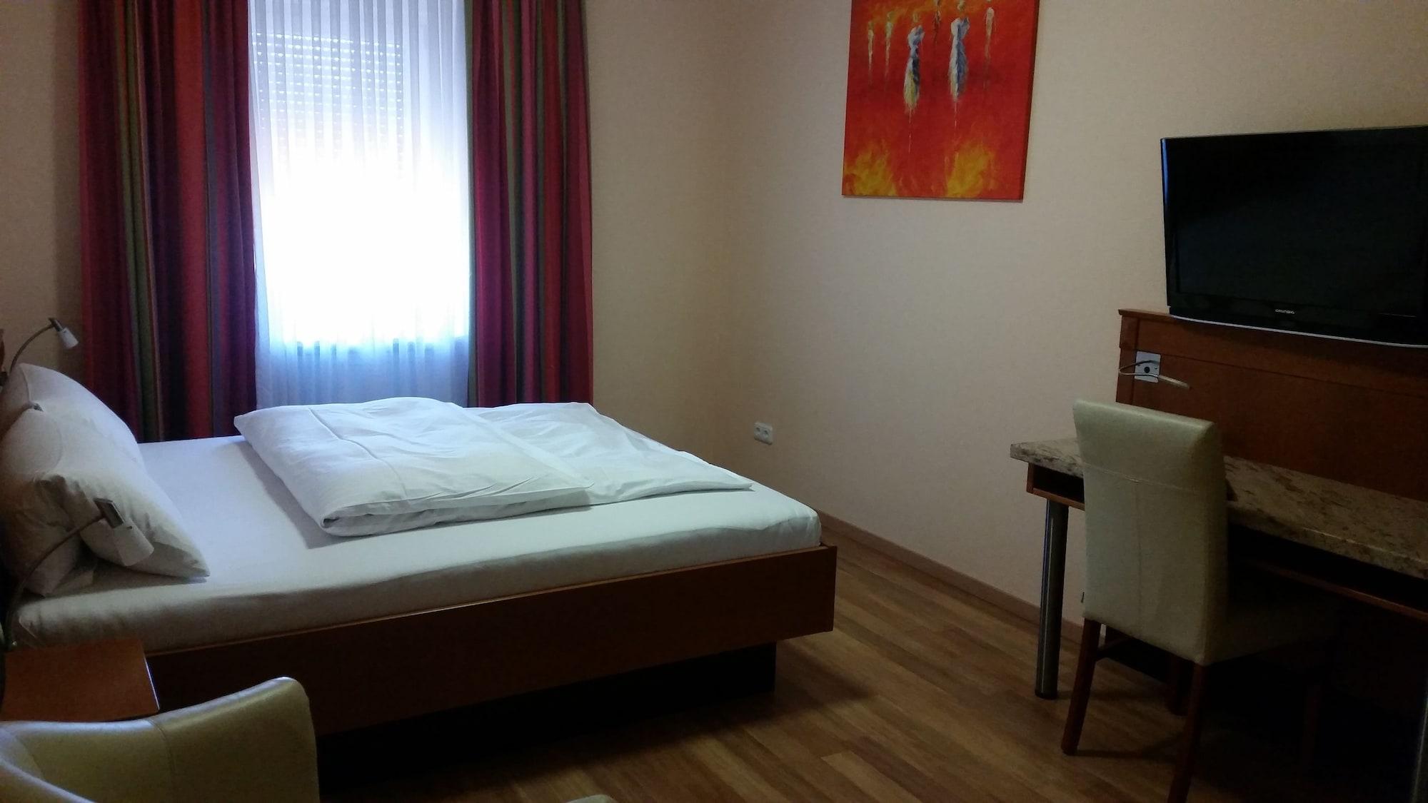 Apartment Hotel Kral - Business Hotel & Serviced Apartments Erlangen Esterno foto
