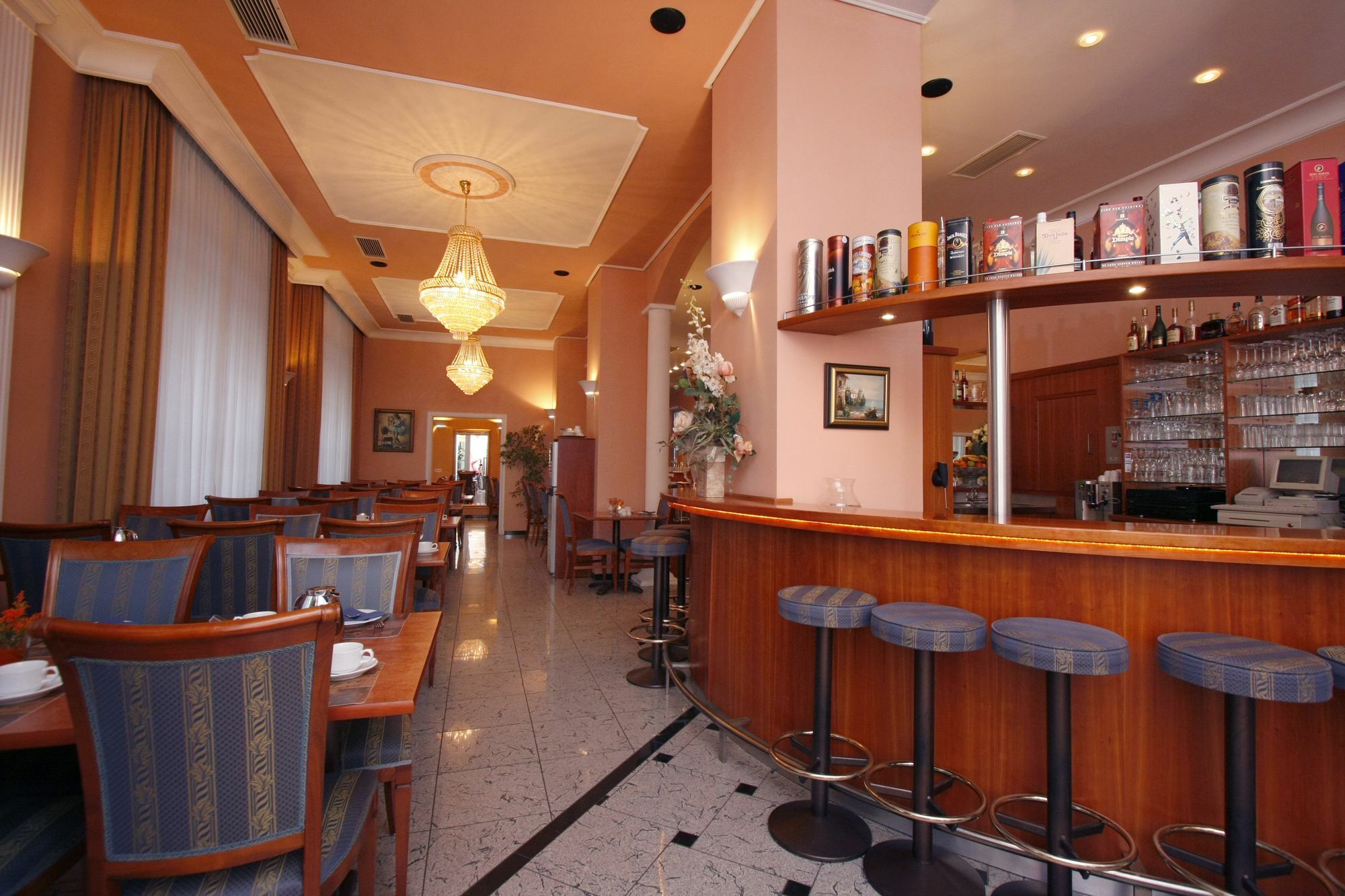 Apartment Hotel Kral - Business Hotel & Serviced Apartments Erlangen Esterno foto