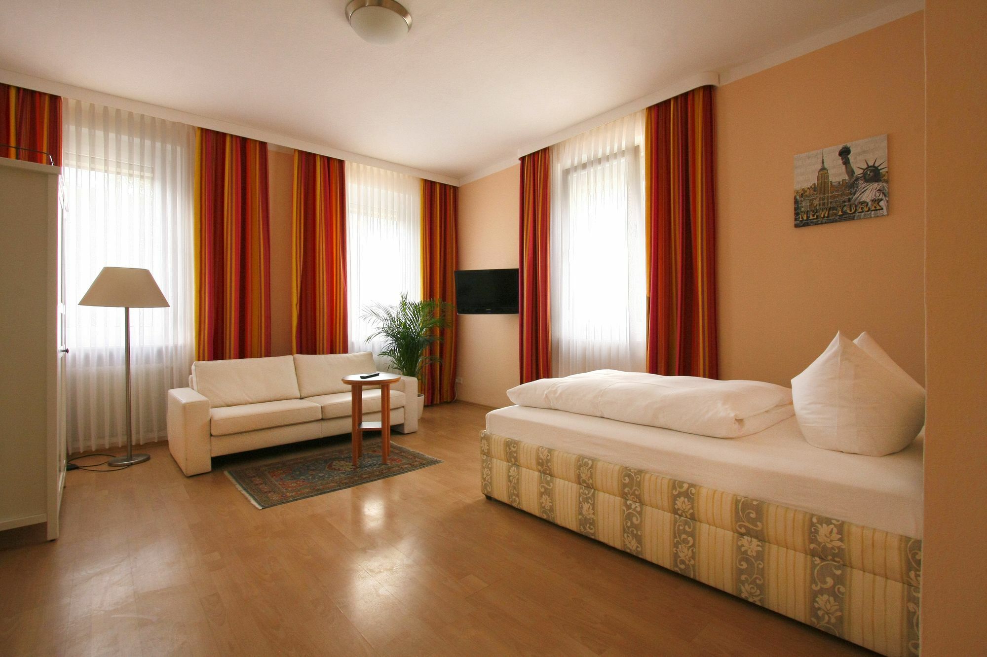Apartment Hotel Kral - Business Hotel & Serviced Apartments Erlangen Esterno foto
