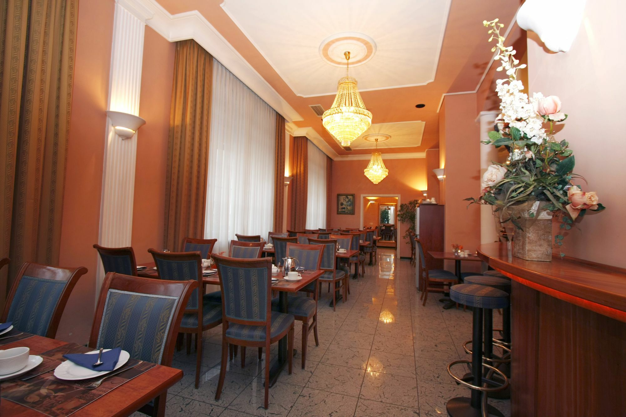 Apartment Hotel Kral - Business Hotel & Serviced Apartments Erlangen Esterno foto